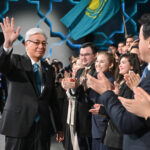 Токаев поздравил казахстанцев