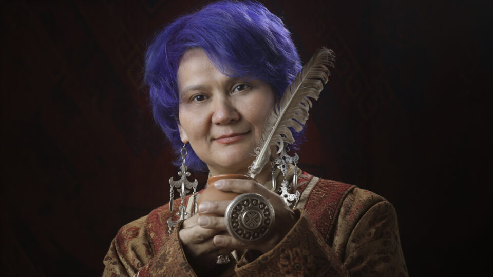 «Орнамент может навредить»: Жанар Муратова — о символах, которые нельзя носить бездумно