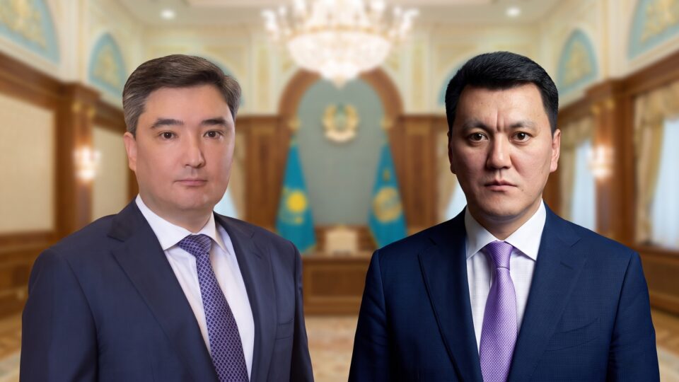 На фото Ерлан Карин и Олжас Бектенов